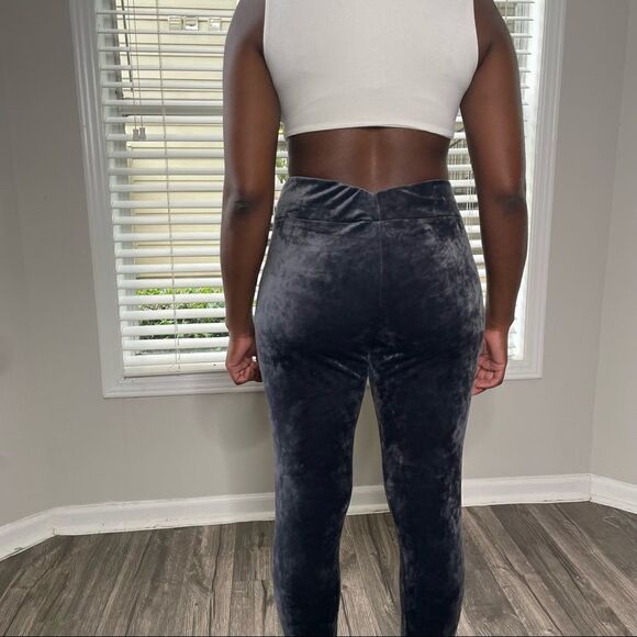 C-mode Grey Velvet Super Soft Leggings and Zip UP Hoodie Set - Picture 10 of 16